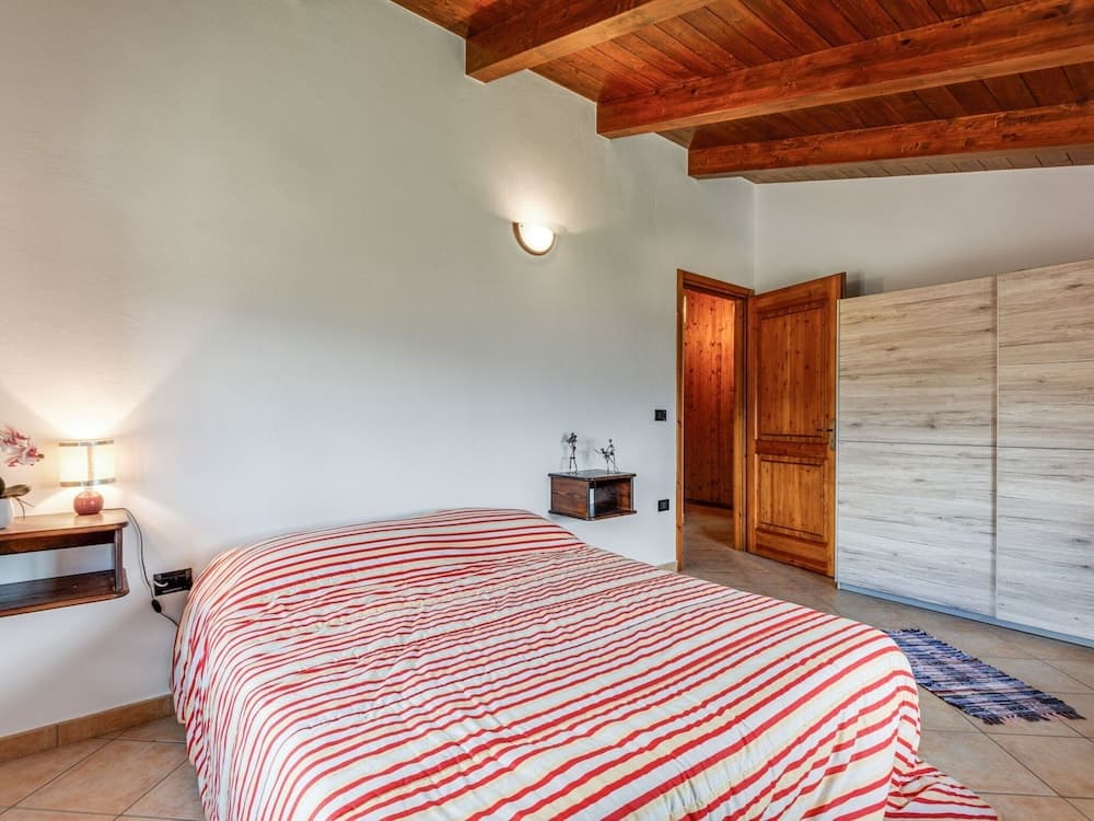 Chalet in Motta Santa Lucia in Greenery