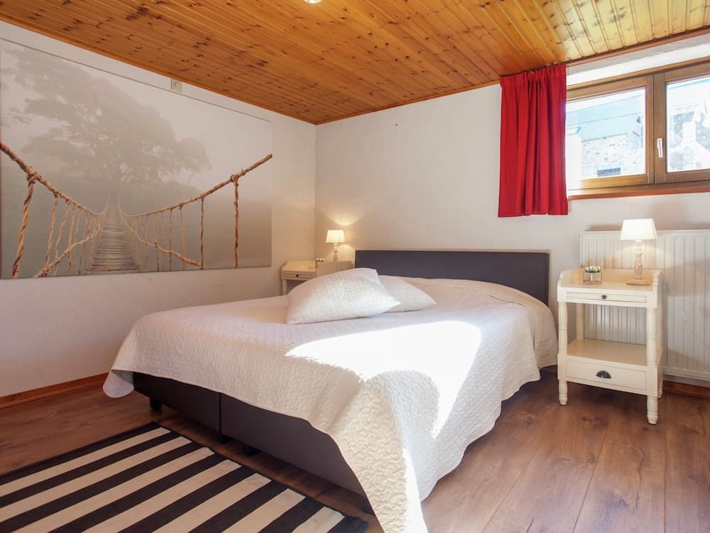 Rendeux Valley View Retreat