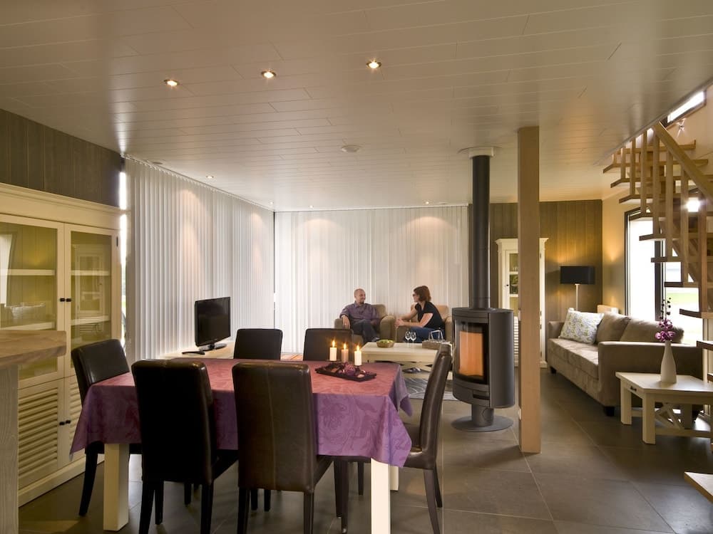 Comfortable Villa With Stove, Located in a Lake Area