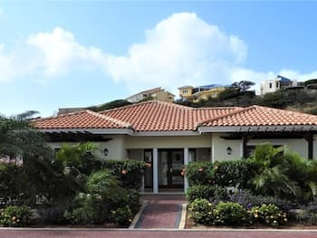 Modern Holiday Home Near Mambo Beach in Willemstad