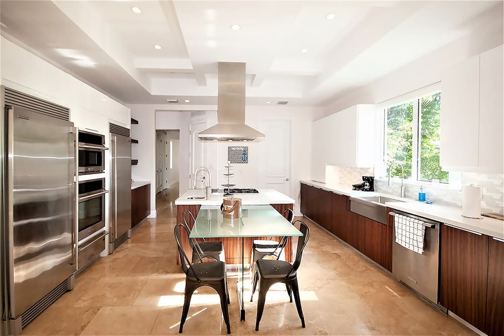 Bel Air Luxury Mansion