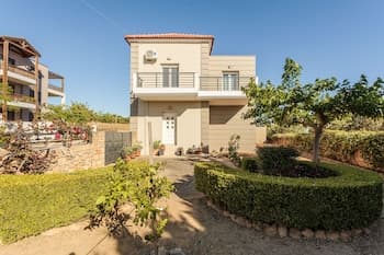 Navarino Captain's Villa - Luxury Seaside Retreat