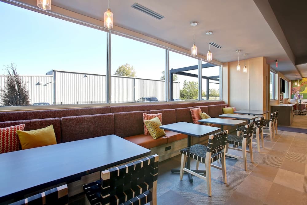 Tru By Hilton Monroe