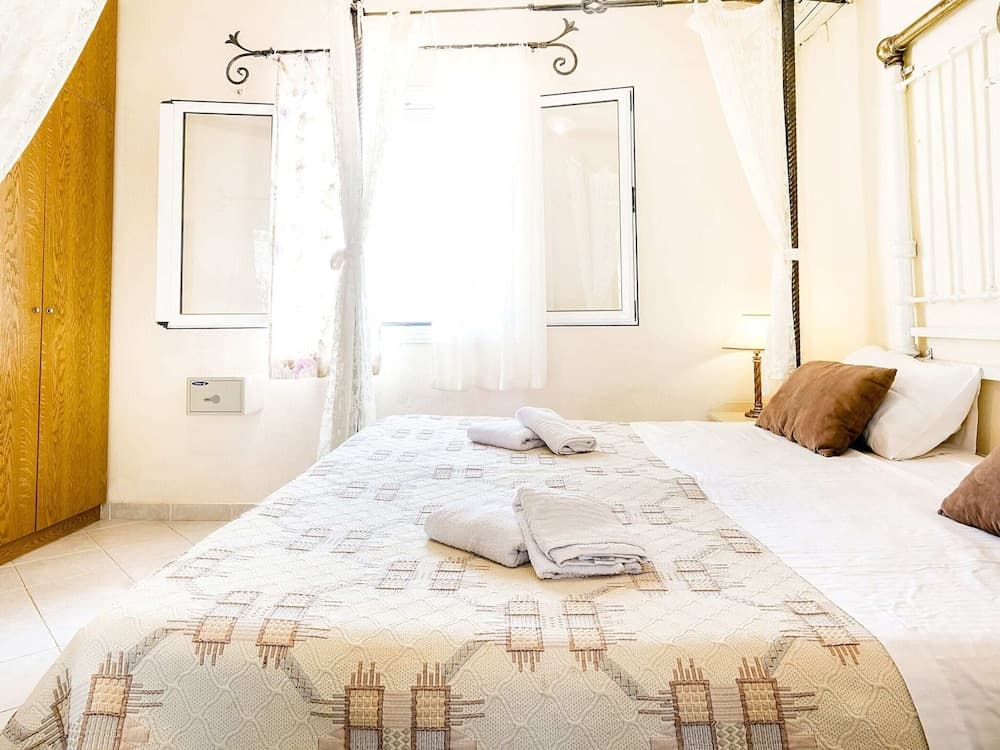 Spacious Apartment in Paleokastrites