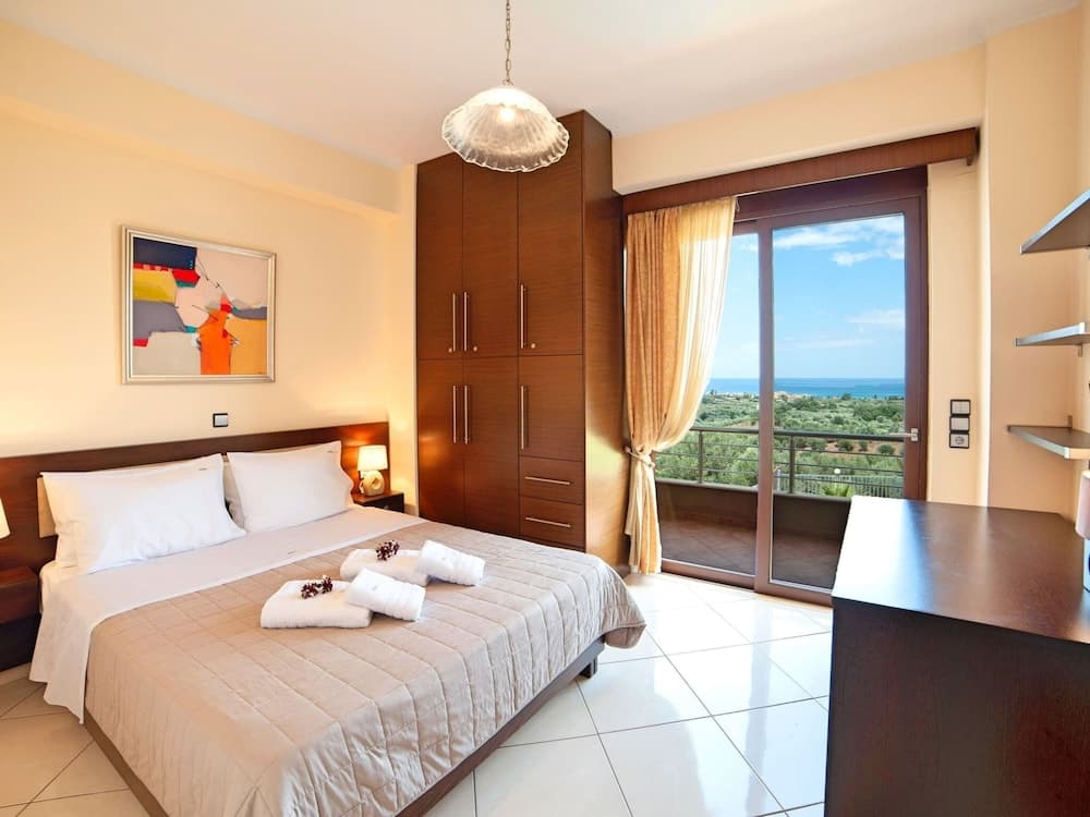 2 Villas Next to Each Other with Pool & Sea View