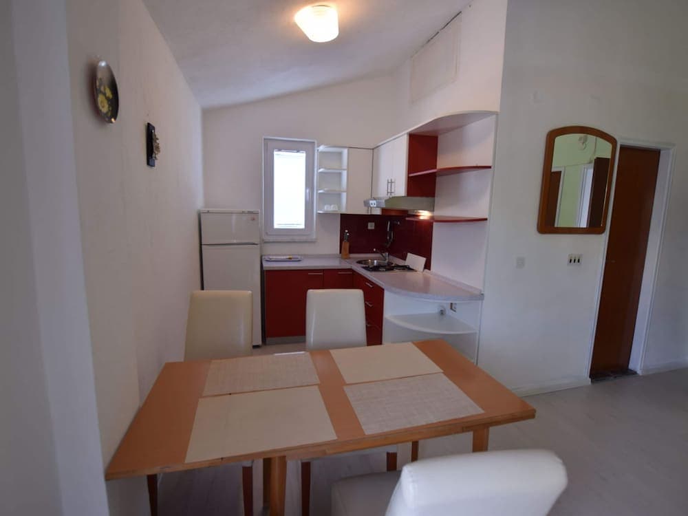 Comfortable Apartment With Balcony and Outdoor Kitchen