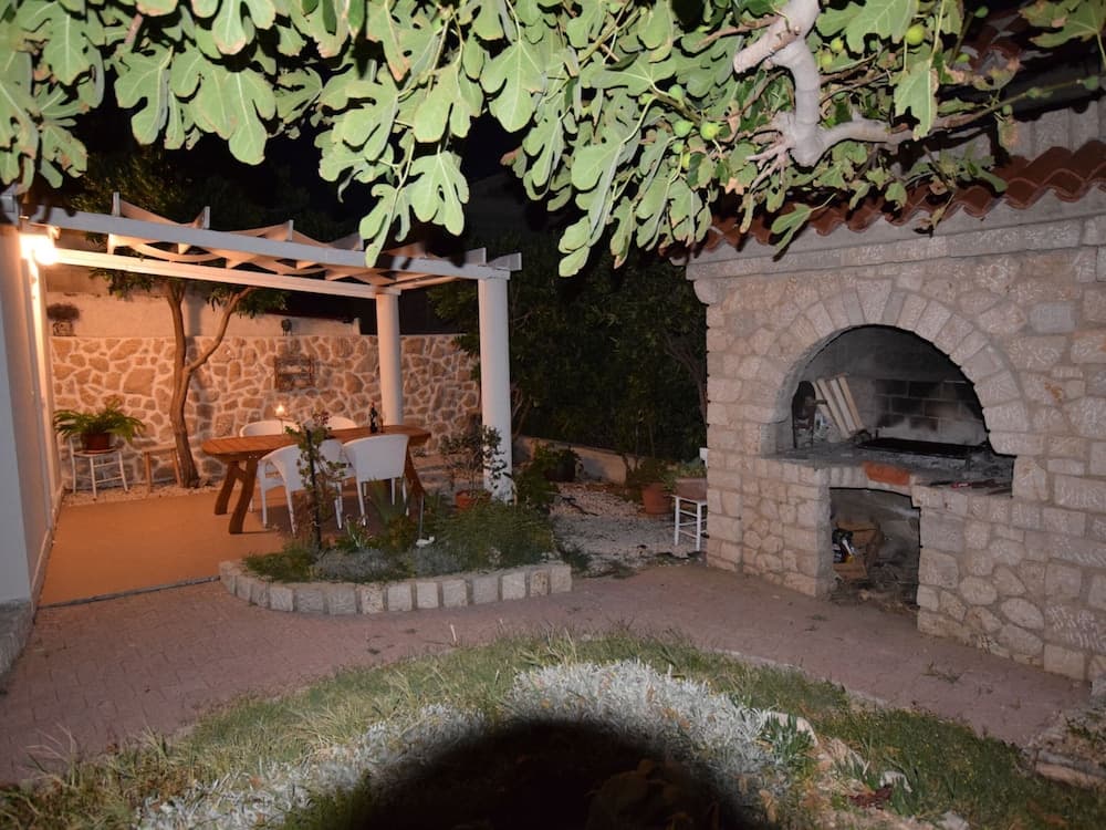 Comfortable Apartment With Balcony Near the Beach