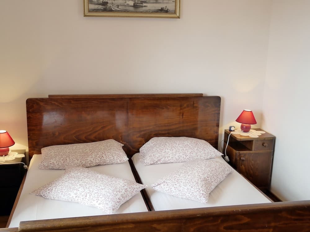 Luxurious Holiday Home With Pool in Poljica