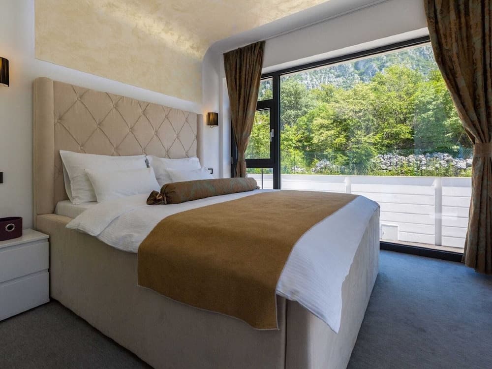 Modern Holiday Home in Grizane With Swimming Pool