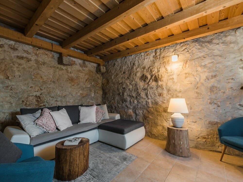 Authentic Holiday House With Swimming Pool & Sea View