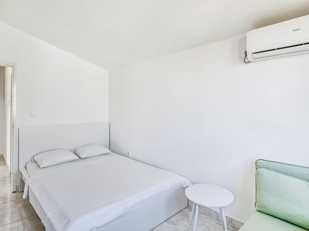 Comfortable Villa in Orebić with Garden near Seabeach