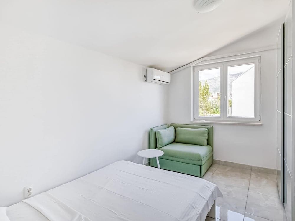 Comfortable Villa in Orebić with Garden near Seabeach