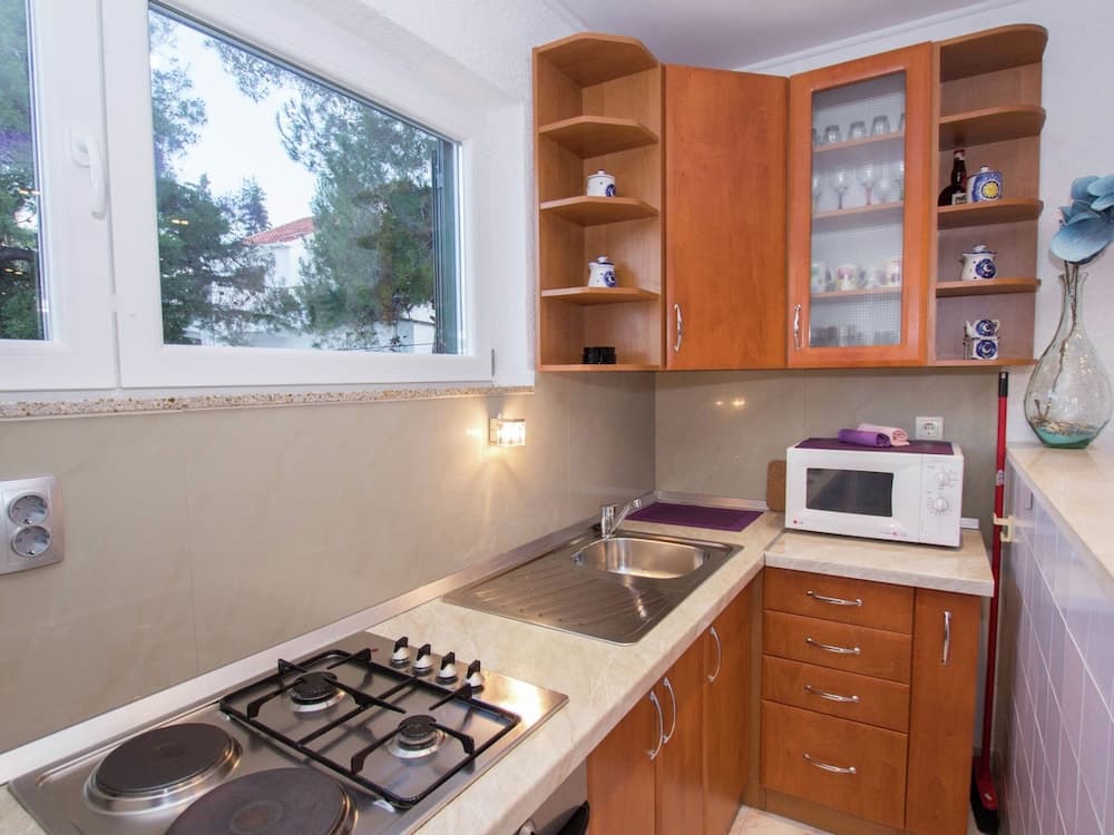 Modern Apartment With Pool and Terrace