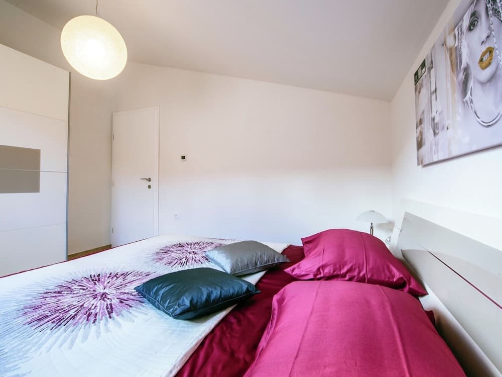 Luxurious Apartment in Zadar With Garden