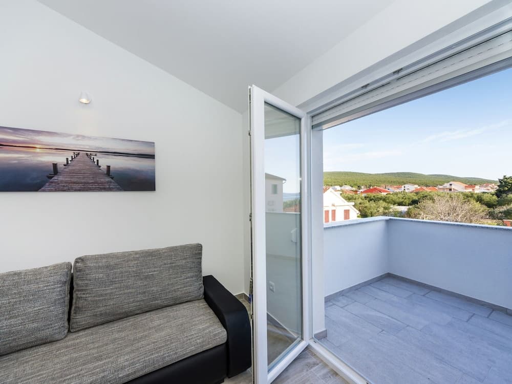 Apartment With Direct Sand Beach Access