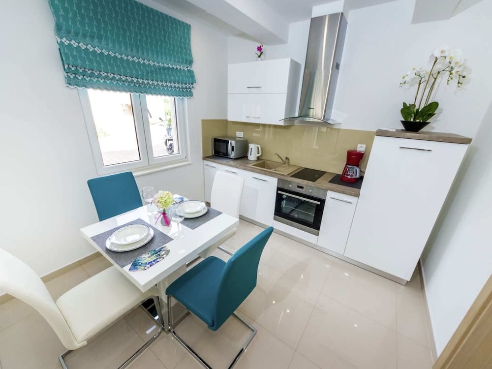 Luxury Apartment in Zadar With Covered Terrace