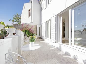 Modern Holiday Home in Zadar With Terrace