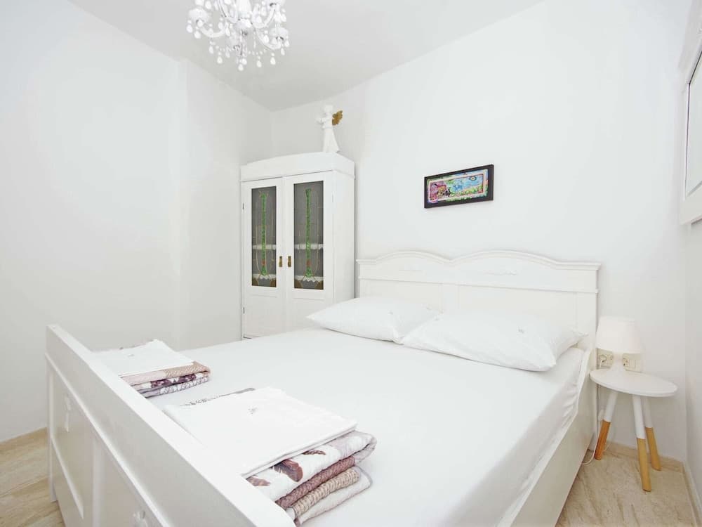 Modern Holiday Home in Zadar With Terrace