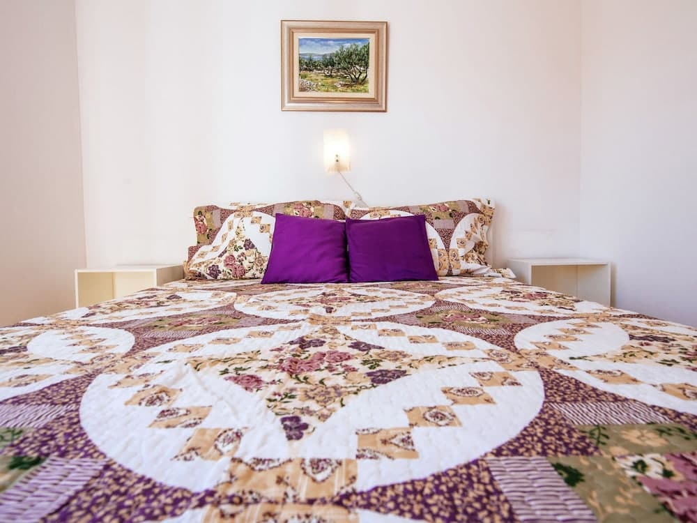 Apartment in Dalmatia With Terrace