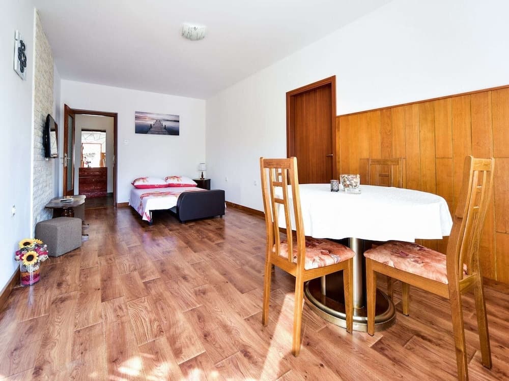 Charming Holiday Home With Private Pool, Lovely Terrace, Bbq, Nice Guesthouse