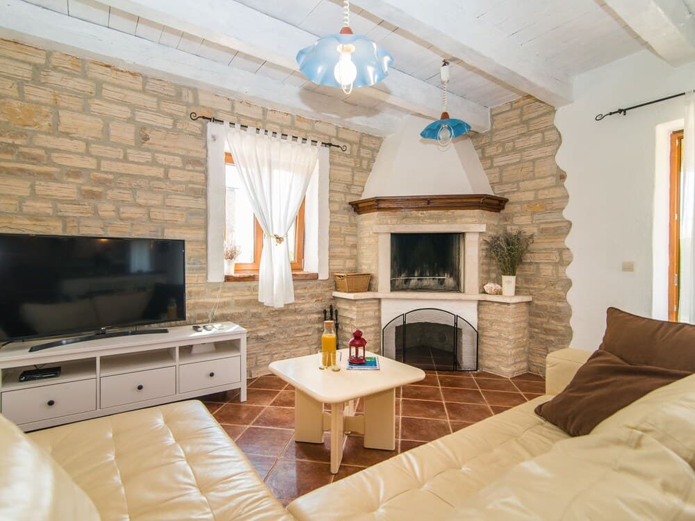 Beautiful Authentic Stone Holiday House With Private Swimming Pool and Garden