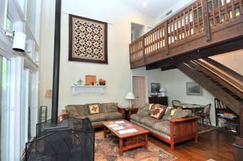 Autumn Wings - A Natural Retreat