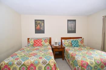 Dogwood Knoll - Wooded Escape