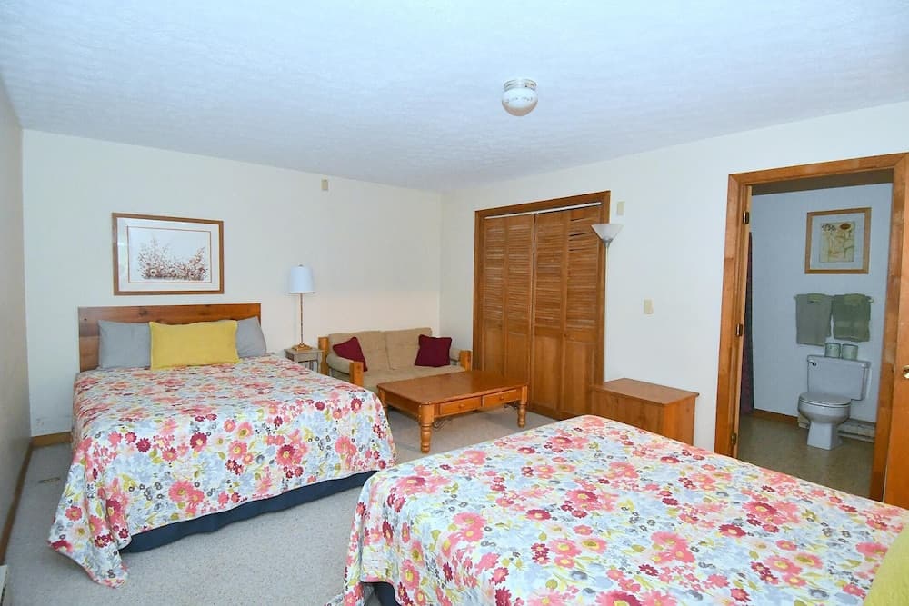 Dogwood Knoll - Wooded Escape