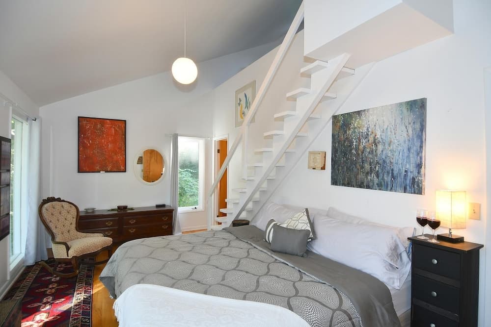 Serendipity - Large 5BR With a Hot Tub