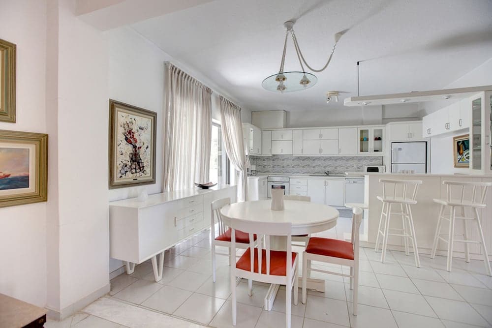 August Apt by halu! Villas