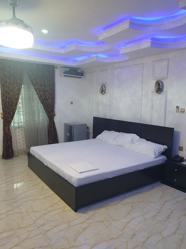 Mexiloyd Luxury Rooms & Suites