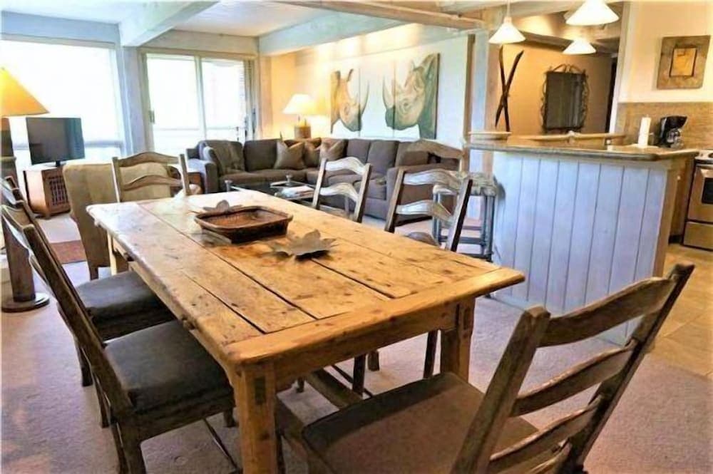 Snowmass_enclave_205