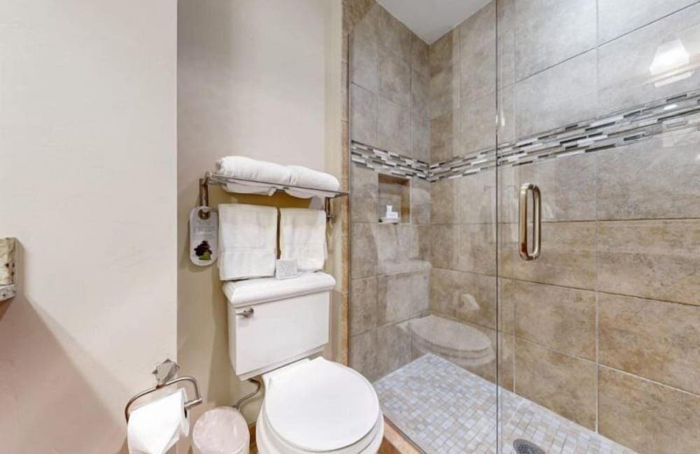 Luxury Ski in, Ski out 2 Bedroom Mountain Residence in the Heart of Lionshead Village with Heated Slope Side Pool and Hot Tub