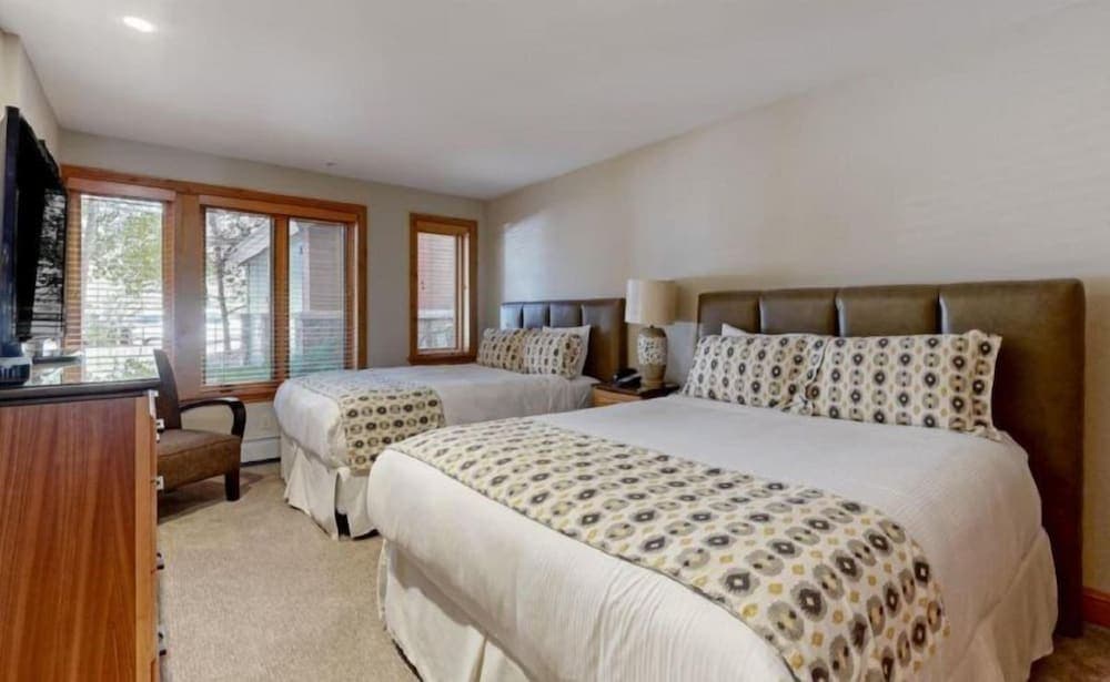 Luxury Ski in, Ski out 2 Bedroom Mountain Residence in the Heart of Lionshead Village with Heated Slope Side Pool and Hot Tub