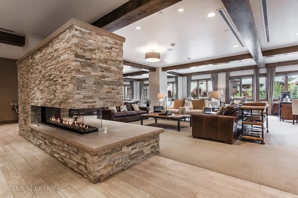 Ski, in Ski out 3 Bedroom Vacation Condo with Resort Amenities