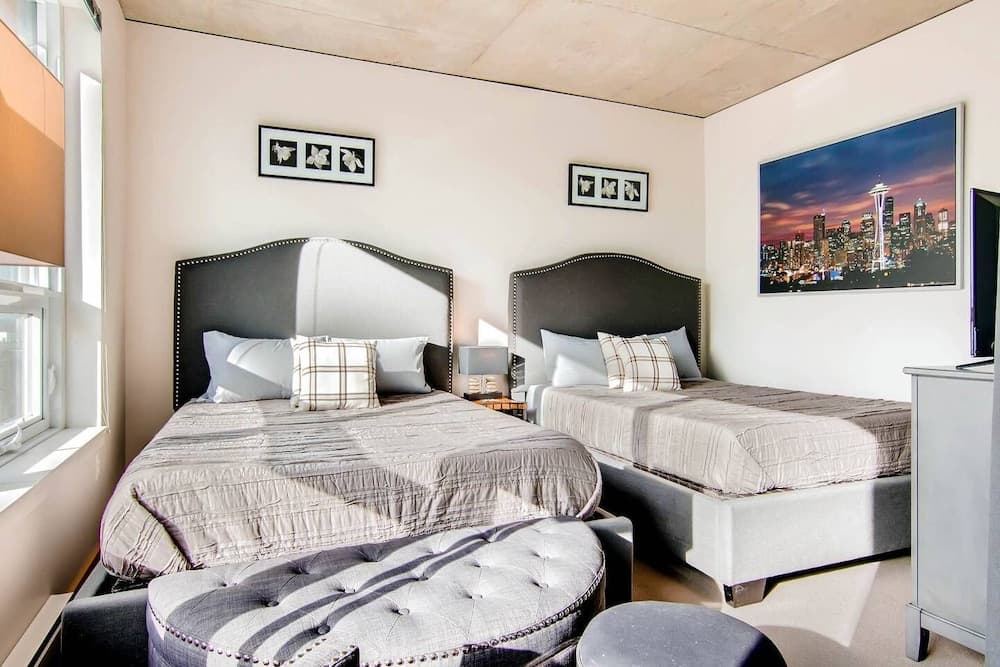 Speechless In Seattle! #1 Location - 2BR - Free Parking! (VR1)