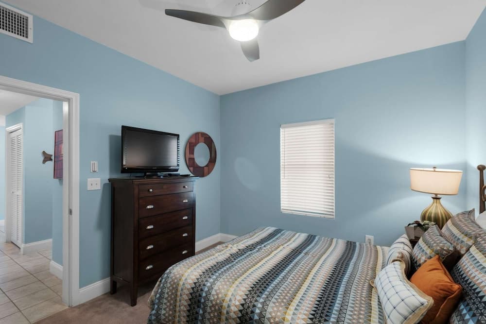 Laketown Wharf by iTrip