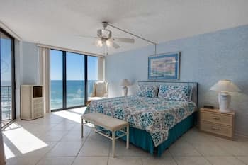 Edgewater Beach Resort Tower 3- 811