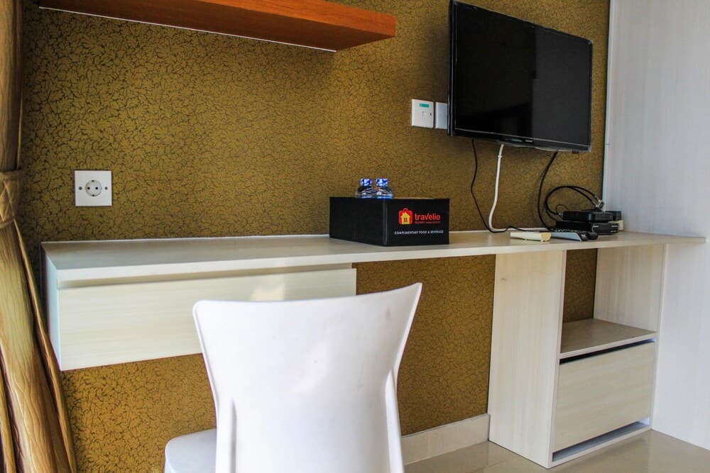 Fully Furnished Studio Apartment at Tamansari The Hive