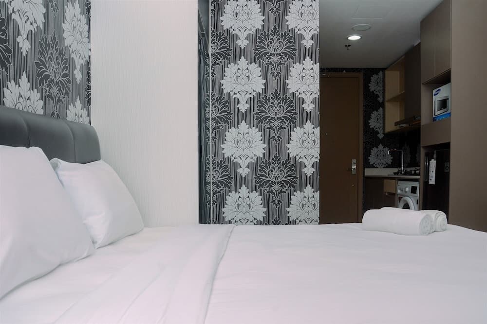 Best Price Studio Apartment at Gold Coast