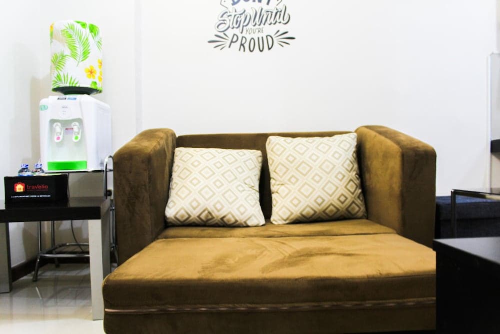 Stylish and Posh 1BR Gading Nias Apartment