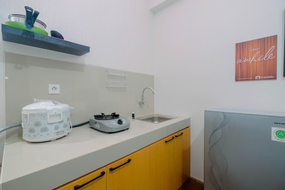 Modern Studio Room Apartment at Bogorienze Resort