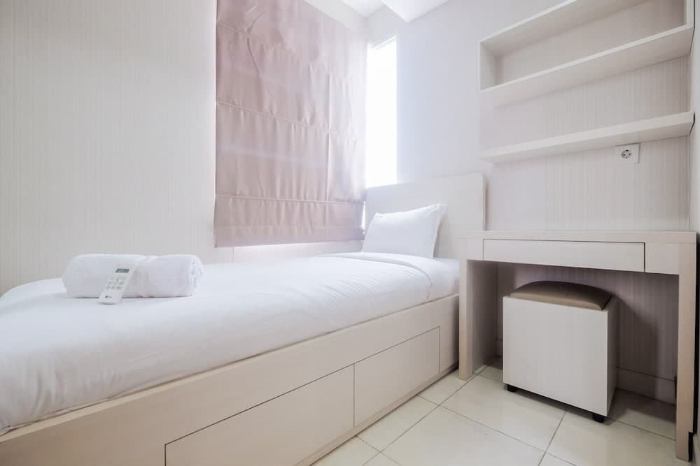 2BR Apartment at Cinere Bellevue with Access to Mall