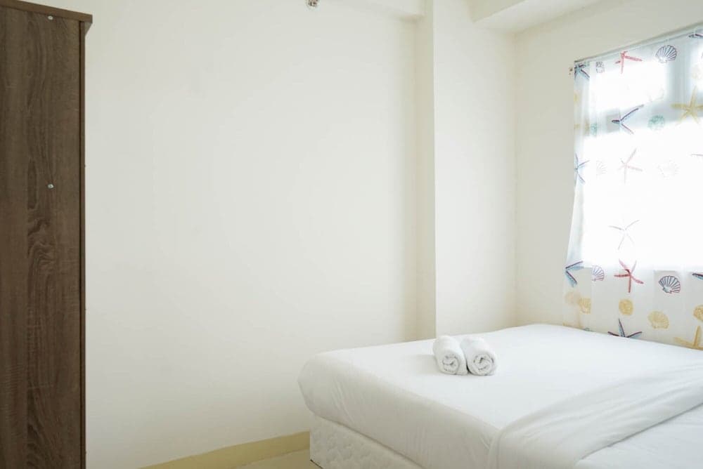 Comfortable 2BR Apartment at Green Pramuka near Mall