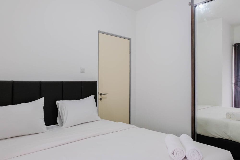 Elegant and Convenient 2BR Apartment M-Town Residence