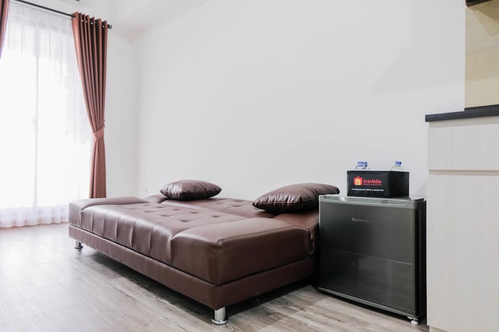 Elegant and Convenient 2BR Apartment M-Town Residence