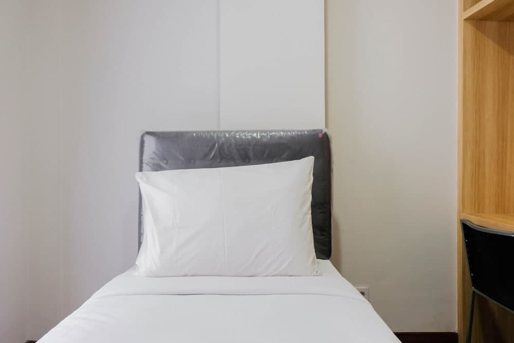 Pool View 3BR Apartment at Asatti BSD City