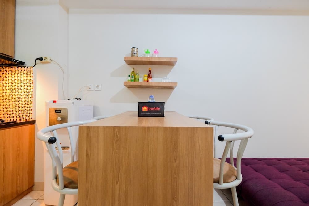 Homey and Comfortable 2BR Springlake Summarecon Apartment