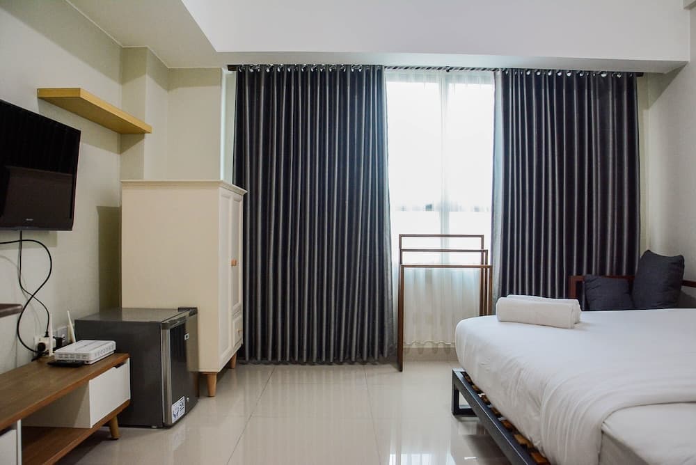 Comfortable Studio Apartment at Springlake Summarecon