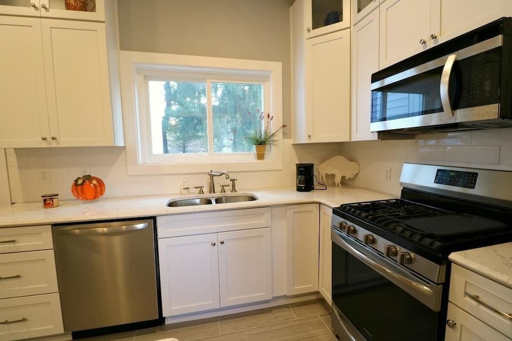 The Francis Rose House 3 Bedroom Home by Redawning